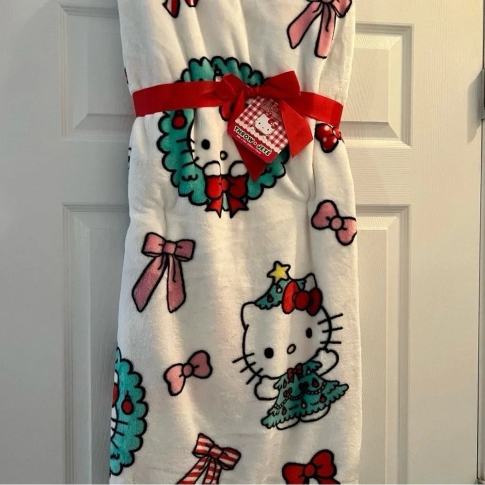 Hello Kitty Holiday Blanket - White, Red, Green, Pink